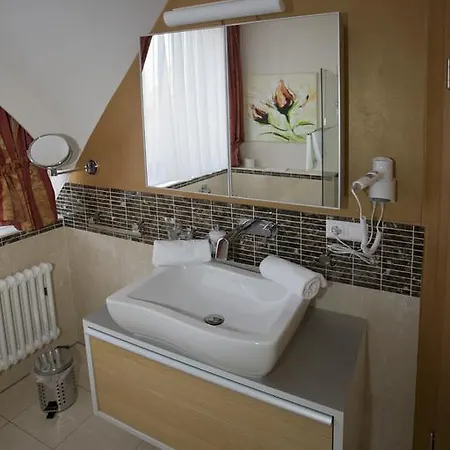 فندق Schuberths Am Schloss 3*