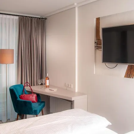 Hotell Schuberths Am Schloss 3*